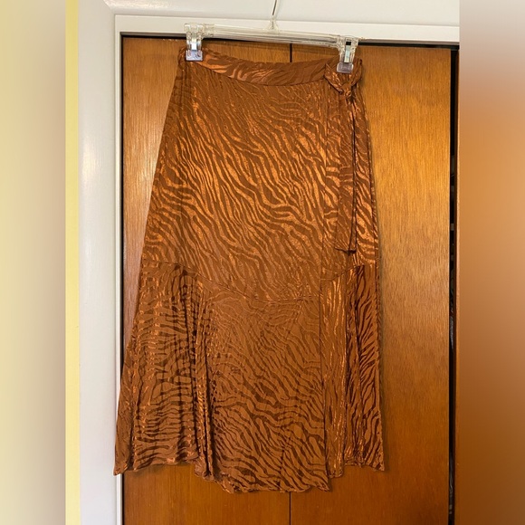 Tiger striped brown shiny Anthropologie skirt - Size 2 - Picture 1 of 5